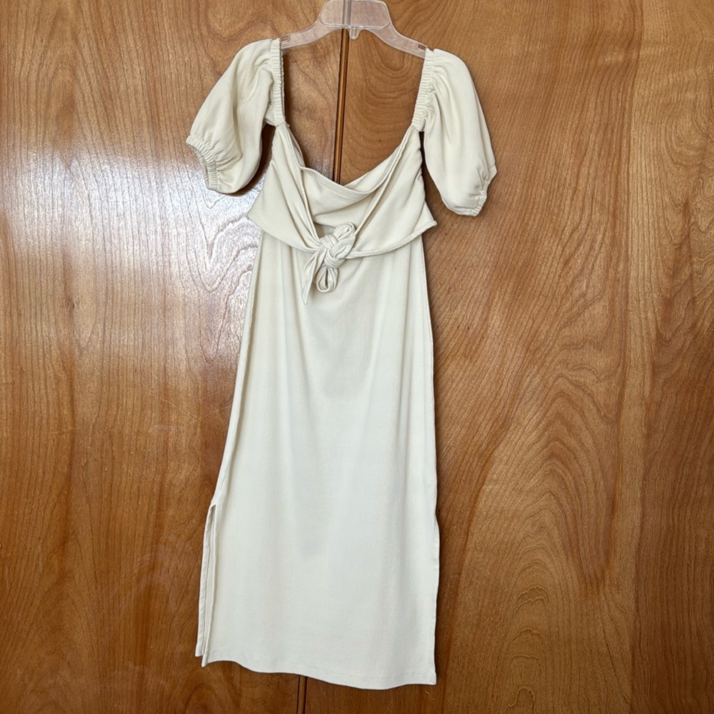 Sivanayla / The Drop off white / beige dress